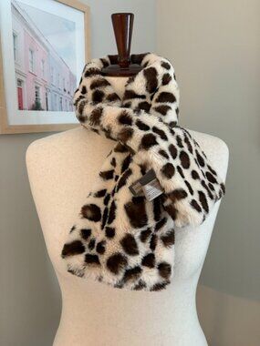 Anthropologie LOOK by M Faux Fur Leopard Pull Through Scarf Soft Cozy Wild